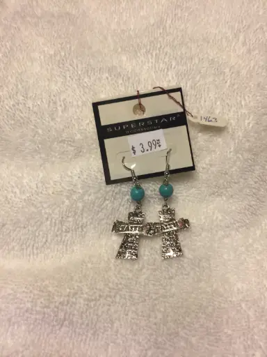 [1463] Burnished metal 'Faith' cross dangling earring. Color silver/turquoise