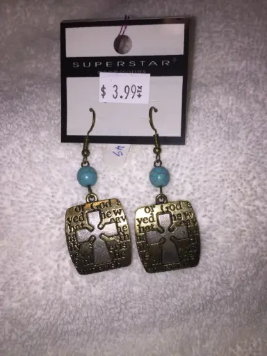 [1449] Burnished metal deco bible letter cross earrings. Color gold/turquoise